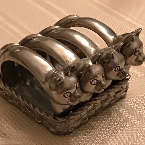 Set of 4 cat napkin rings by Seagull Pewter Canada - Picture 1 of 4